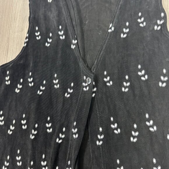 Vintage Softwear by Mark Singer Black Sleeveless Duster Vest with White Pattern - Picture 2 of 7
